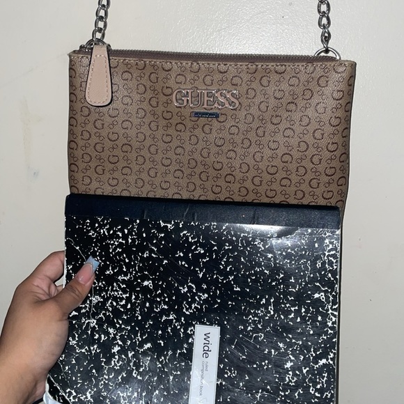 Guess purse - Picture 11 of 12